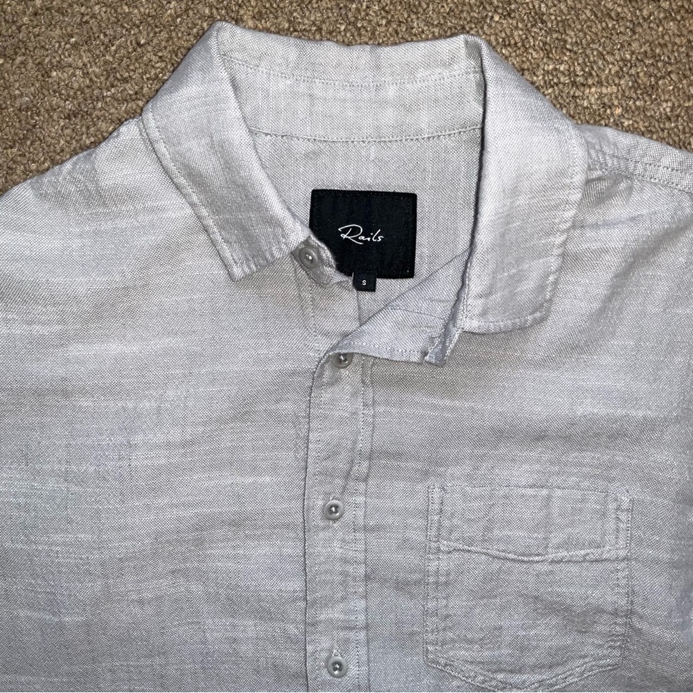 NWOT Rails mens Wyatt Small Light Grey Button Down Shirt